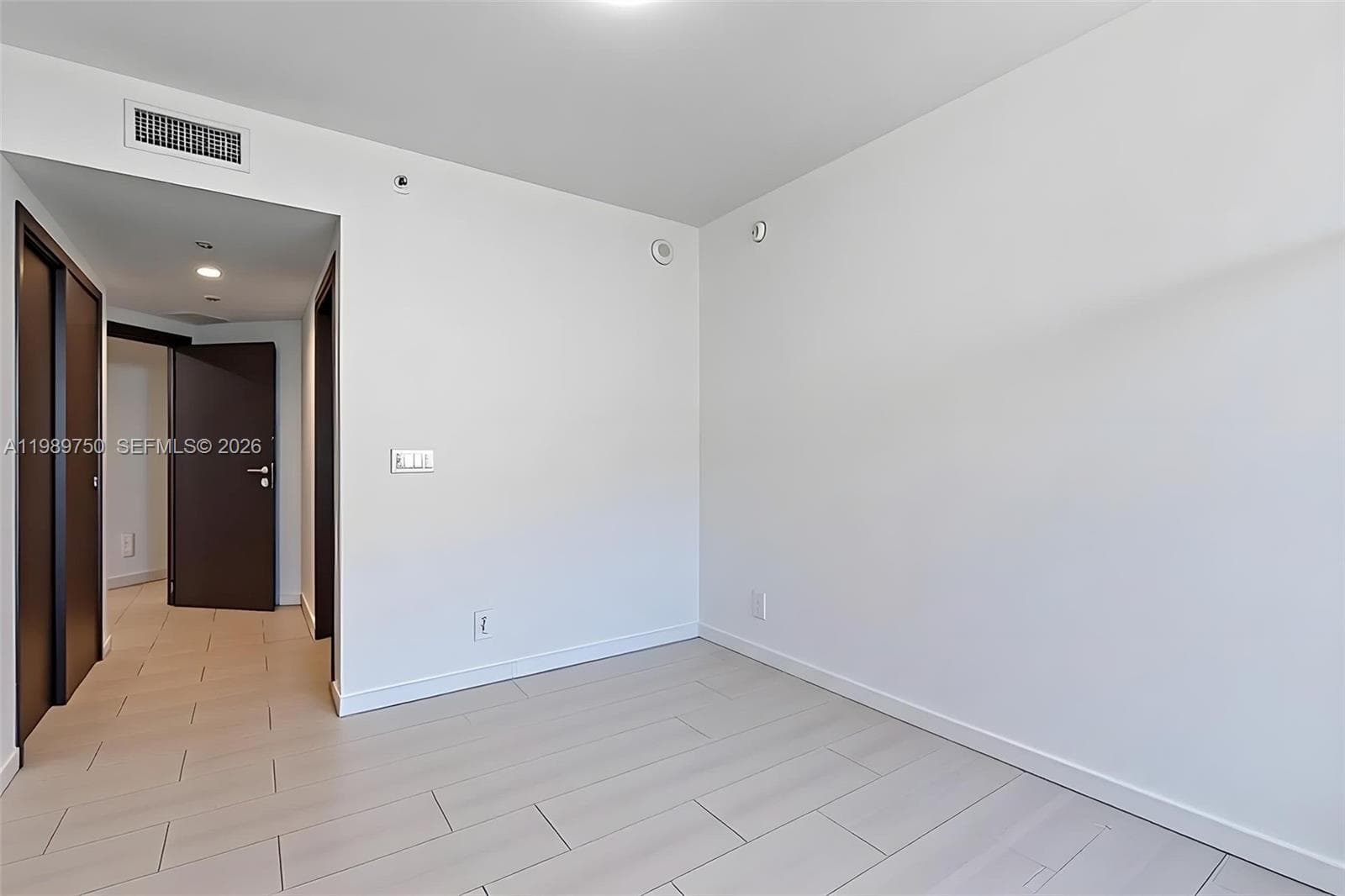 1000 Brickell Plz # 2812, Miami FL 33131 — 24