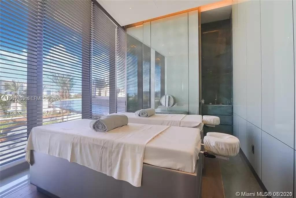 18975 Collins Ave # 5105, Sunny Isles Beach FL 33160 — 42