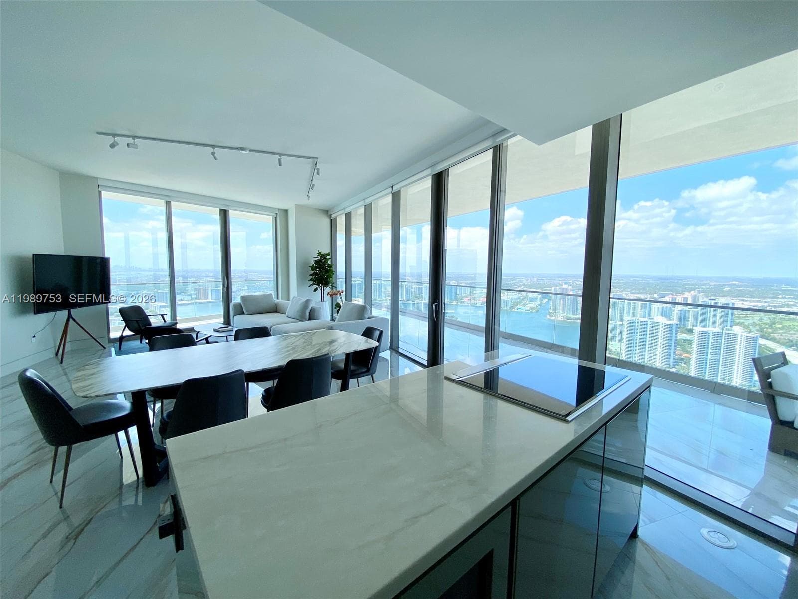 18975 Collins Ave # 5105, Sunny Isles Beach FL 33160 — 5