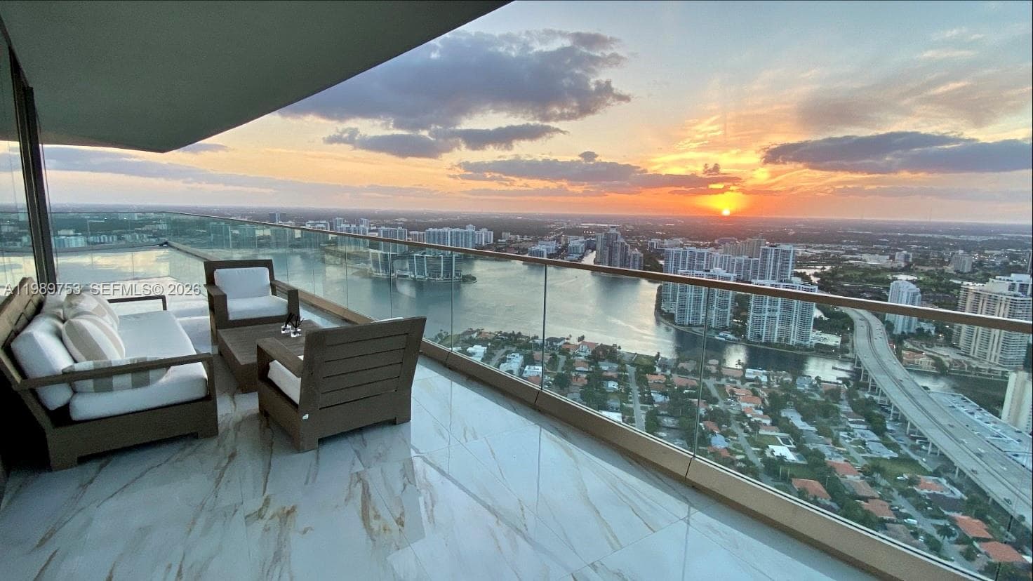 18975 Collins Ave # 5105, Sunny Isles Beach FL 33160 — 18