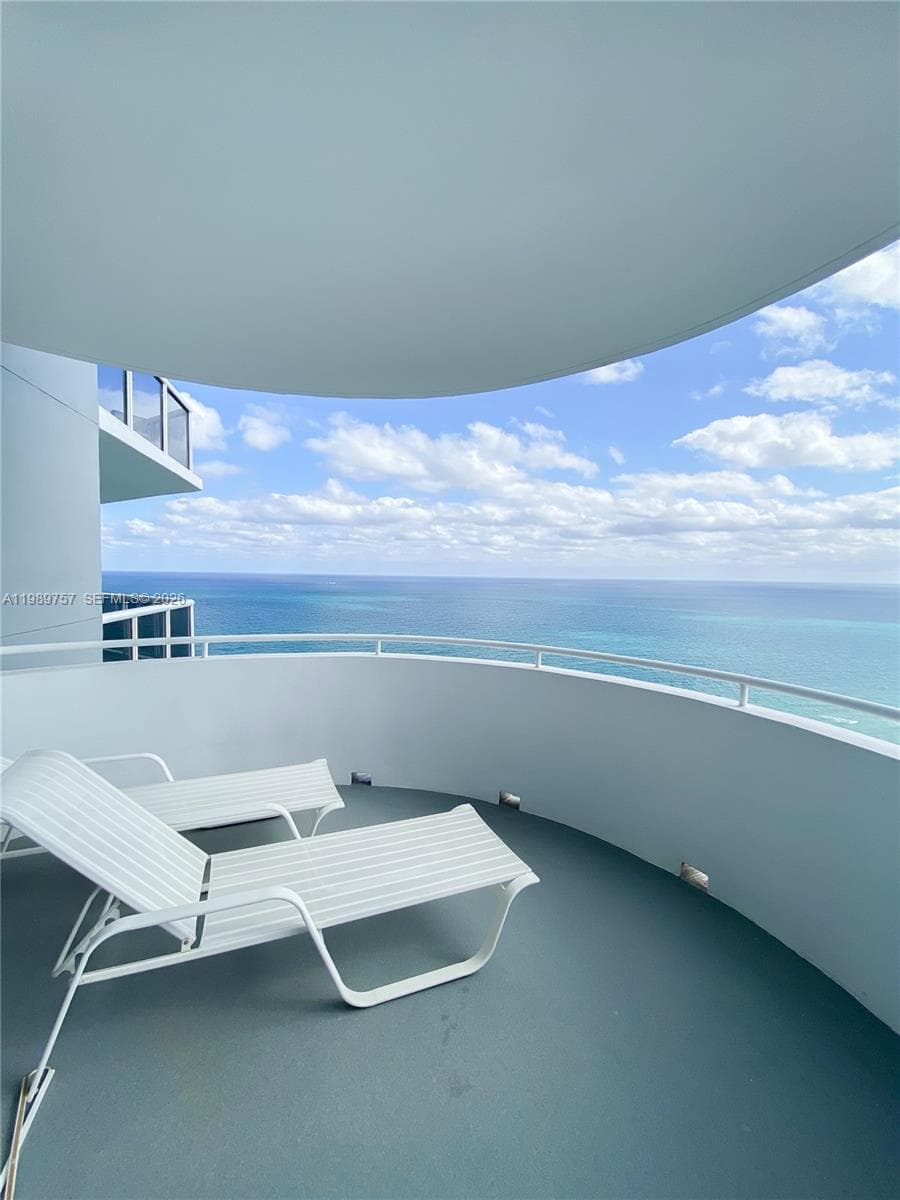 6301 Collins Ave, Miami Beach FL 33141 — 35