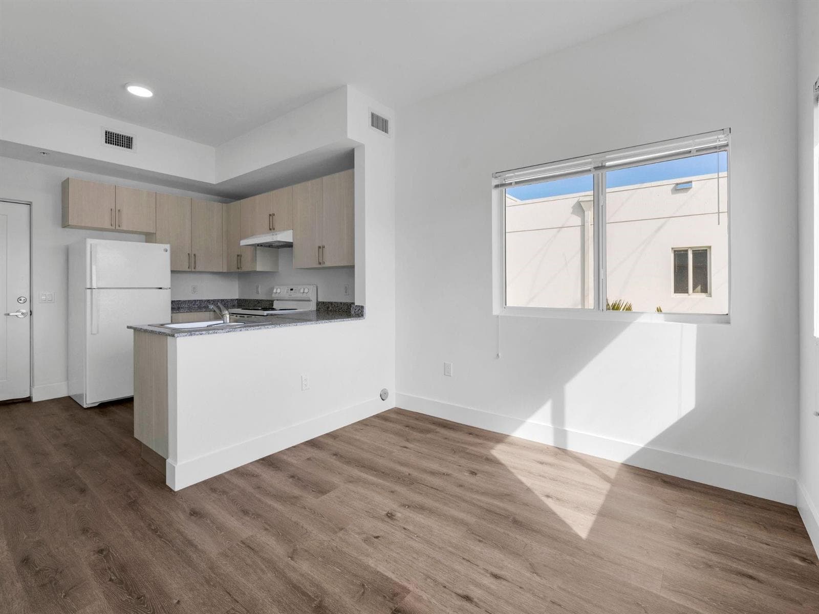 2130 NW 37th Street, Miami FL 33142 — 6