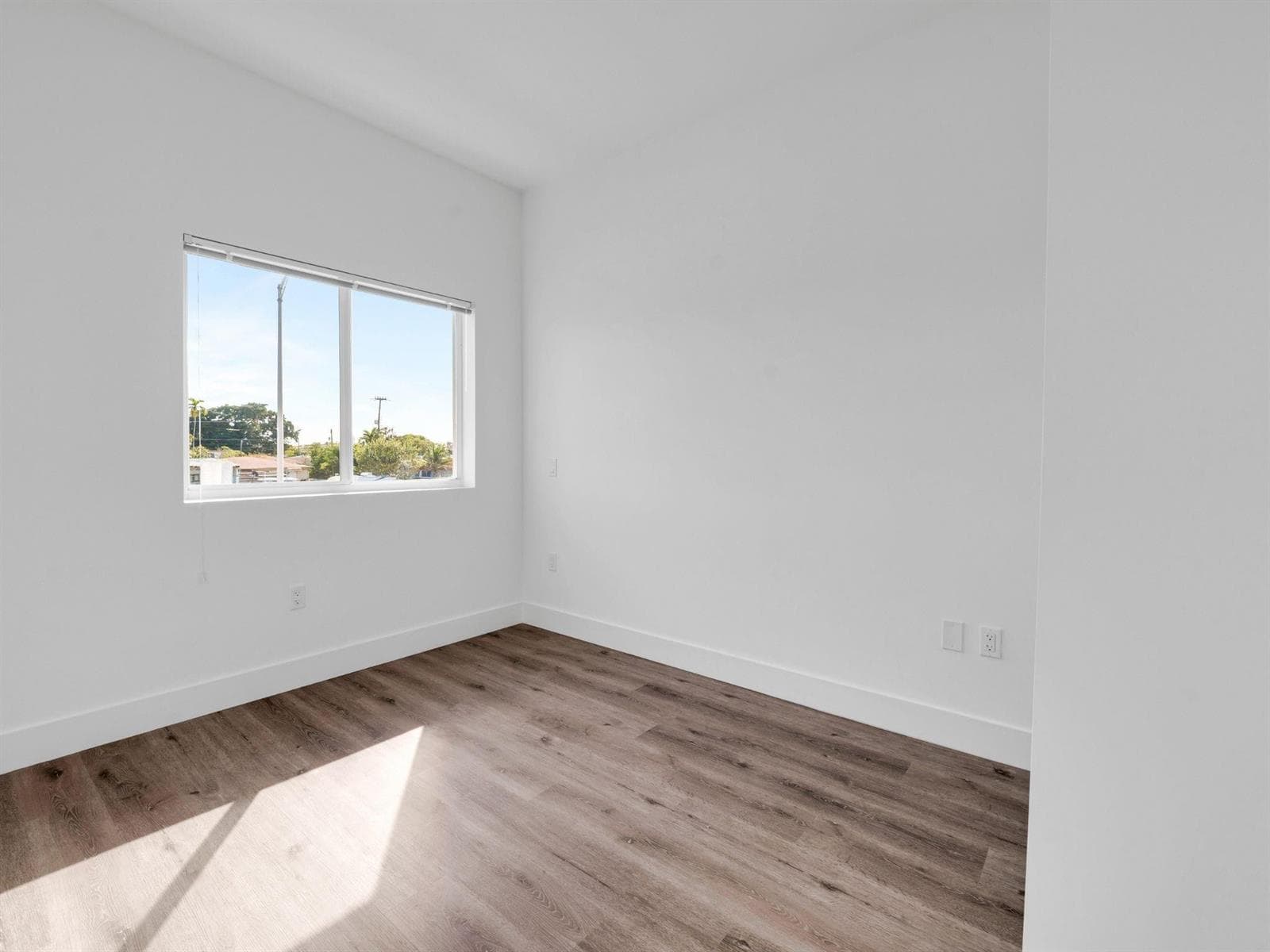 2130 NW 37th Street, Miami FL 33142 — 5