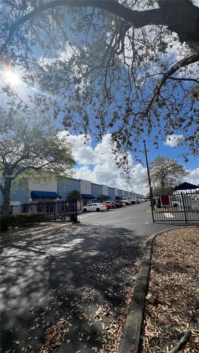 4960 NW 165th St # B19, Miami Gardens FL 33014 — 8