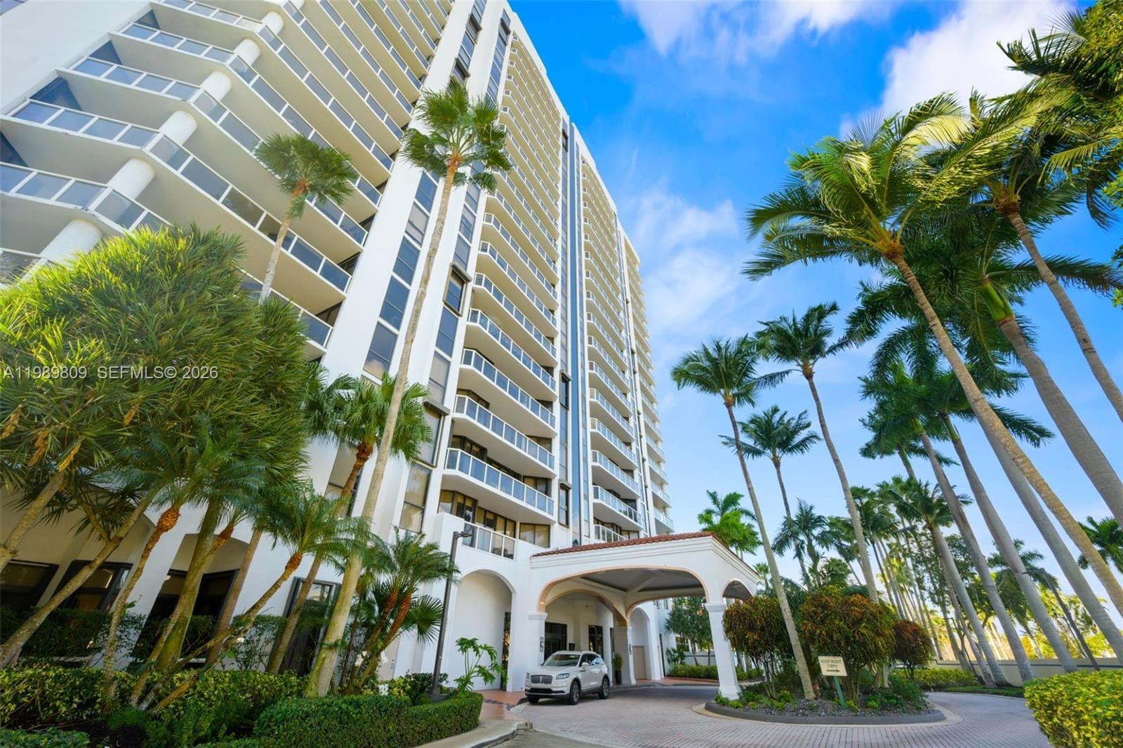 3598 Yacht Club Dr # 1204, Aventura FL 33180 — 2