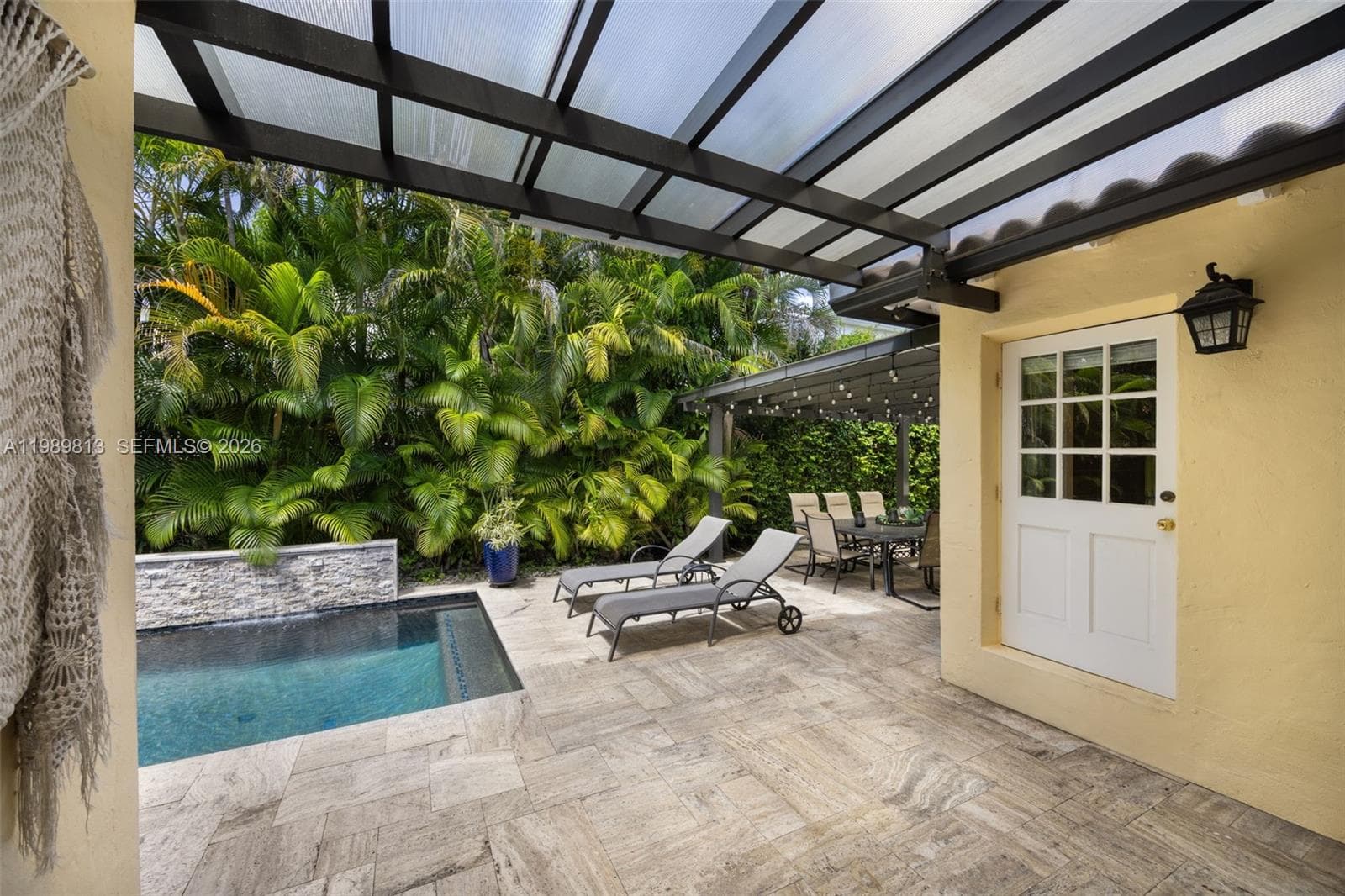 4206 Alhambra Cir, Coral Gables FL 33146 — 33
