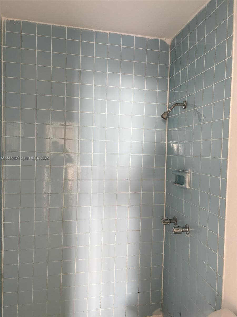 3675 W 11th Ave # 320, Hialeah FL 33012 — 11