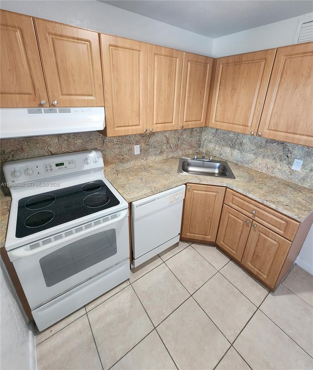 10900 SW 196th St # 417, Cutler Bay FL 33157 — 2