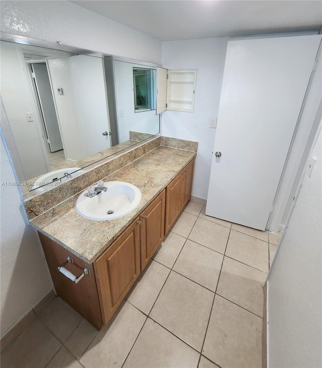 10900 SW 196th St # 417, Cutler Bay FL 33157 — 12