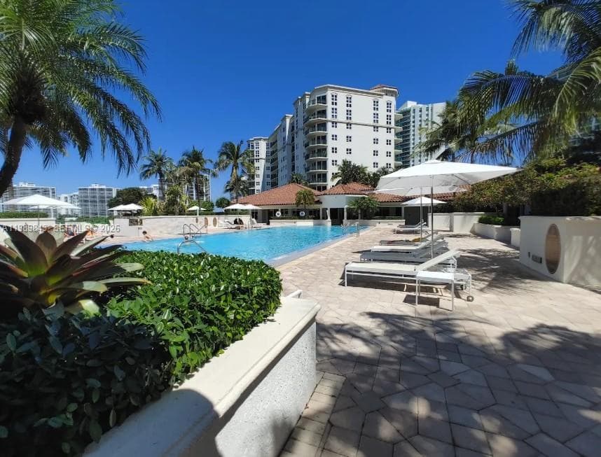 20000 E Country Club Dr # 201, Aventura FL 33180 — 20