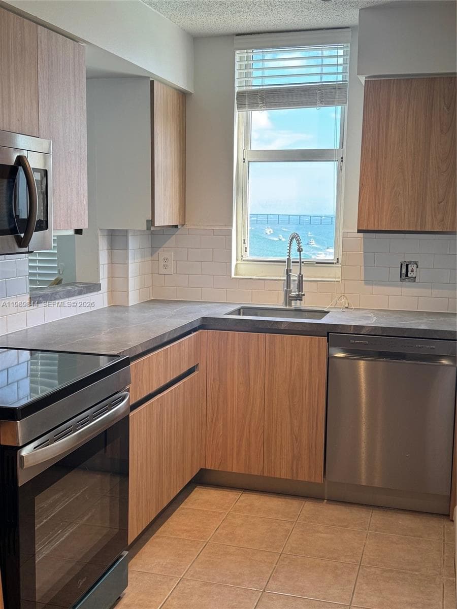 770 Claughton Island Dr # 1216, Miami FL 33131 — 12