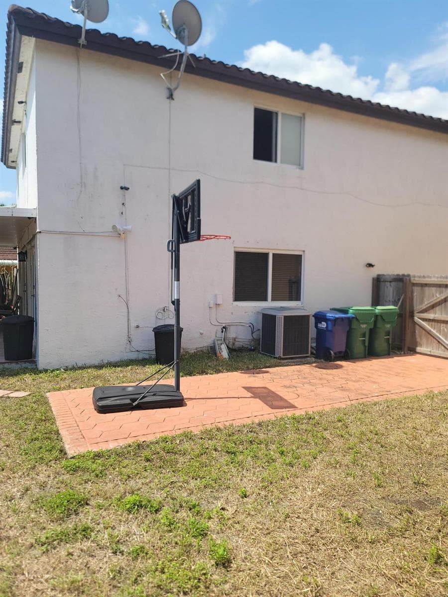8448 NW 196th Terrace, Hialeah FL 33015 — 56
