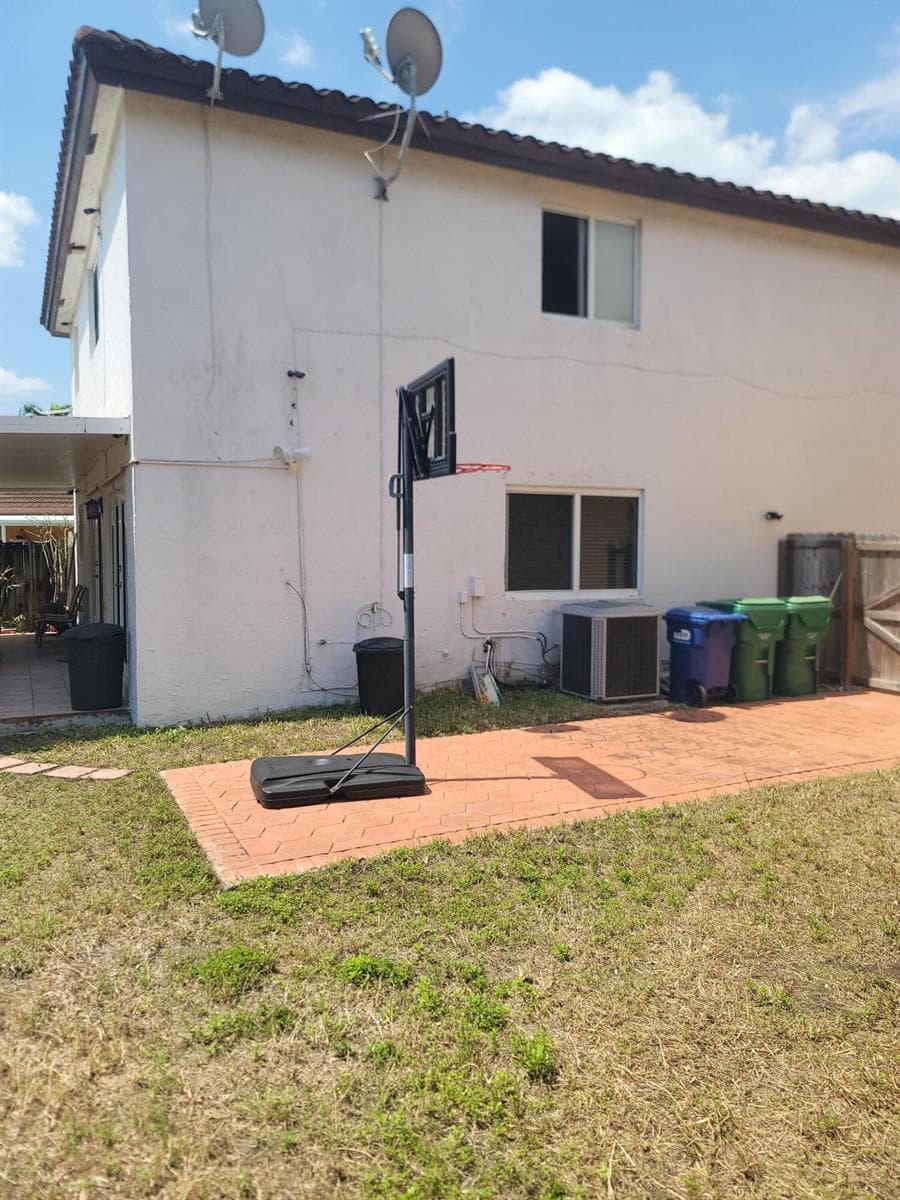 8448 NW 196th Terrace, Hialeah FL 33015 — 57