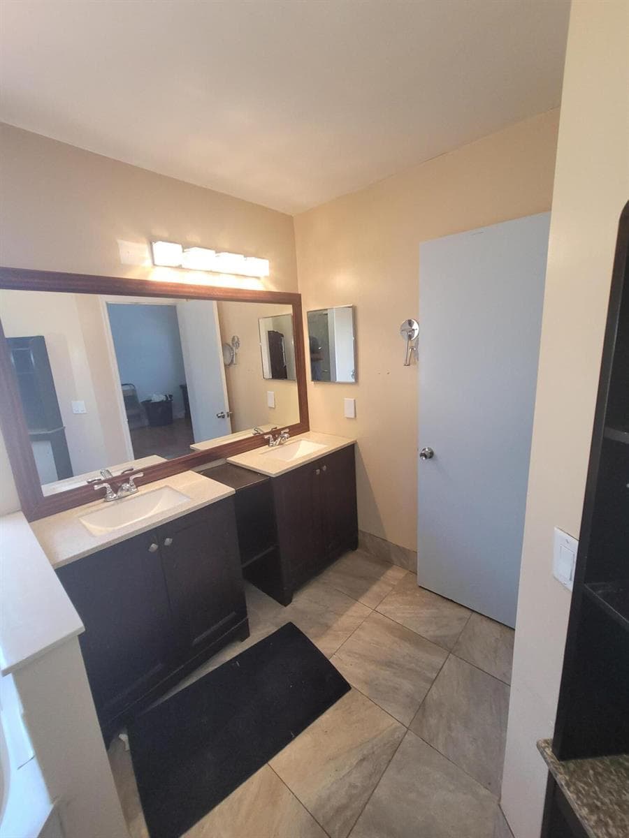 8448 NW 196th Terrace, Hialeah FL 33015 — 20