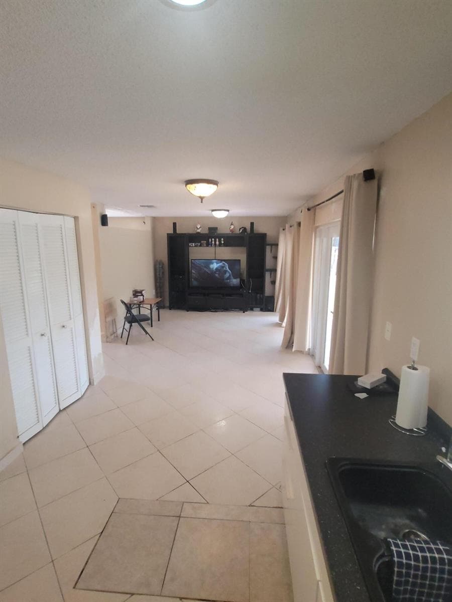 8448 NW 196th Terrace, Hialeah FL 33015 — 11