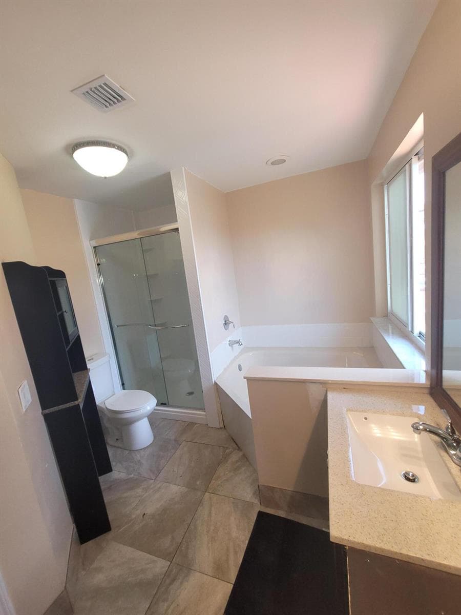 8448 NW 196th Terrace, Hialeah FL 33015 — 19