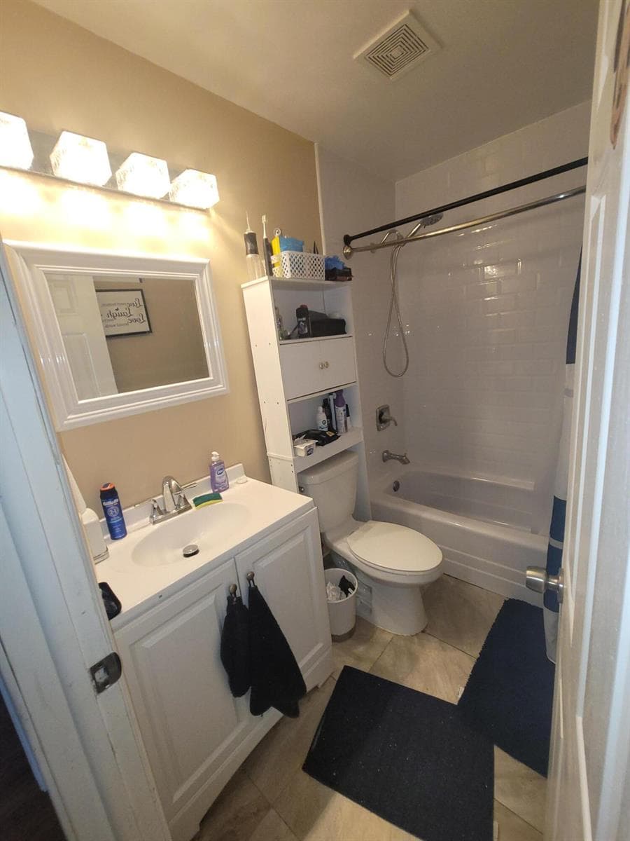 8448 NW 196th Terrace, Hialeah FL 33015 — 25