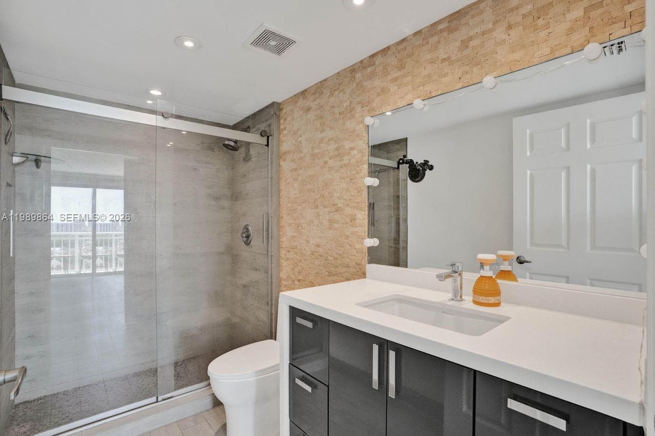 3000 Coral Way # 1114, Miami FL 33145 — 17
