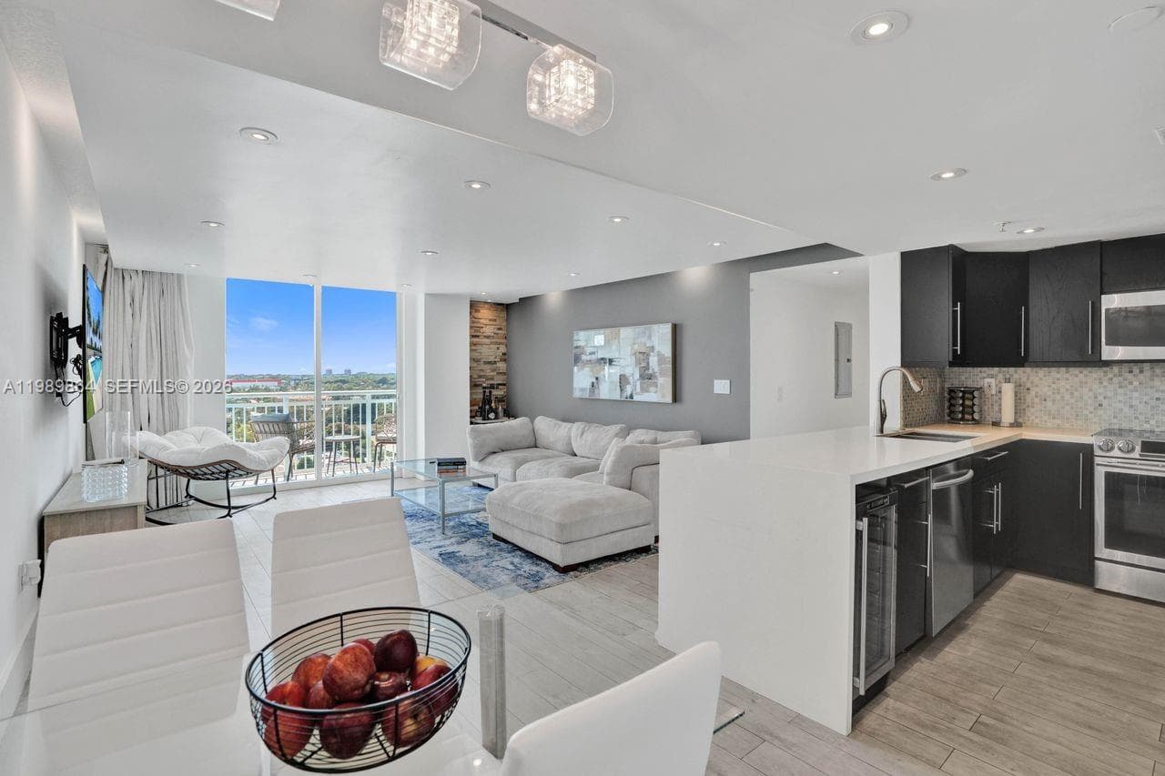 3000 Coral Way # 1114, Miami FL 33145 — 1