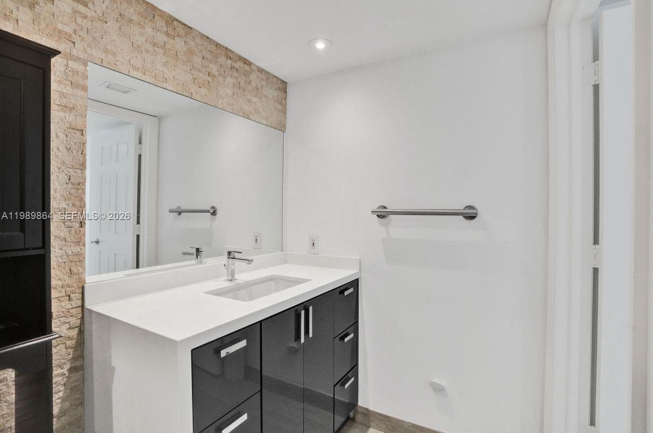 3000 Coral Way # 1114, Miami FL 33145 — 24
