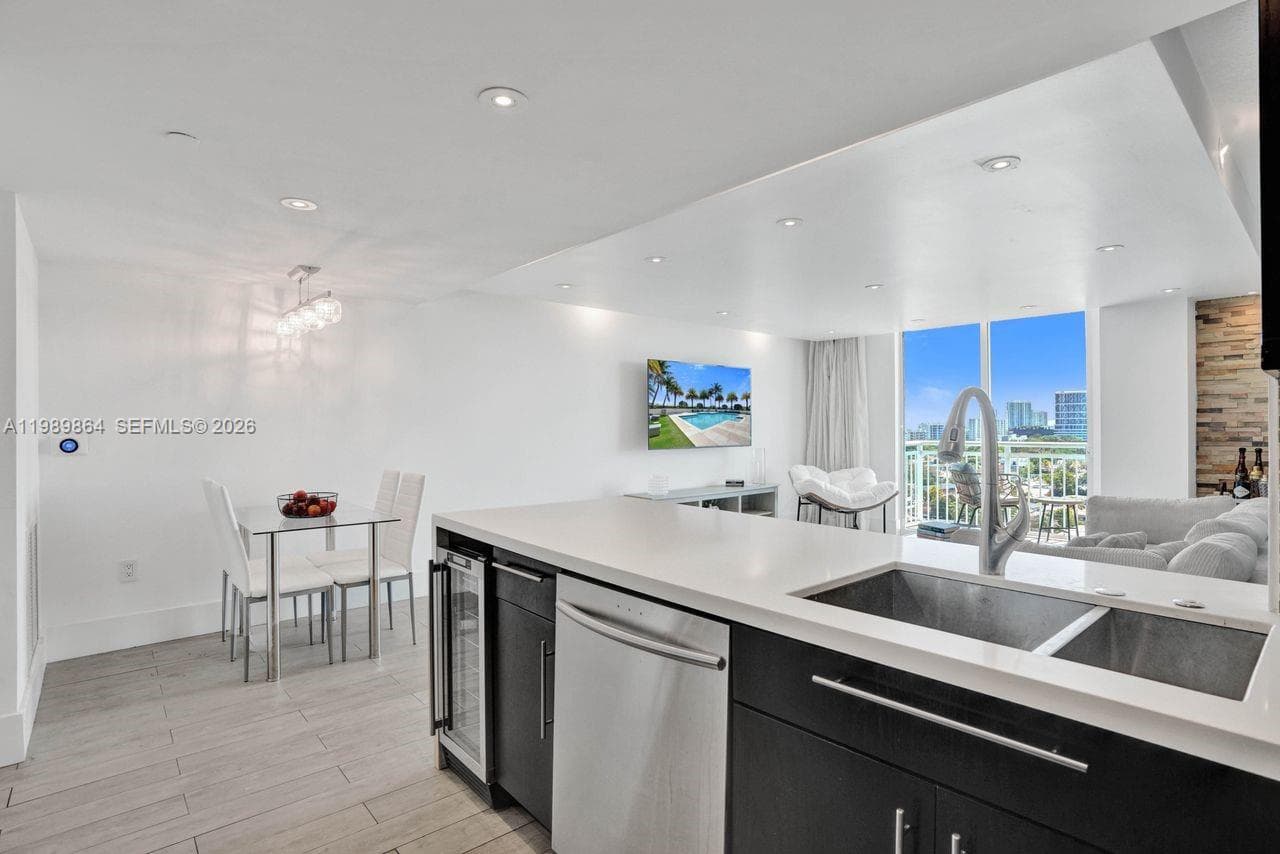 3000 Coral Way # 1114, Miami FL 33145 — 10
