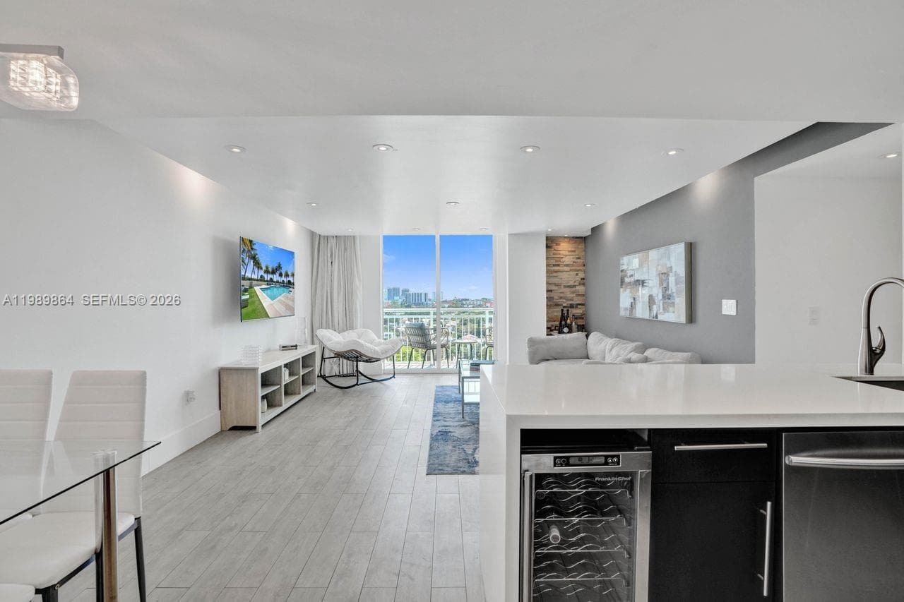 3000 Coral Way # 1114, Miami FL 33145 — 11