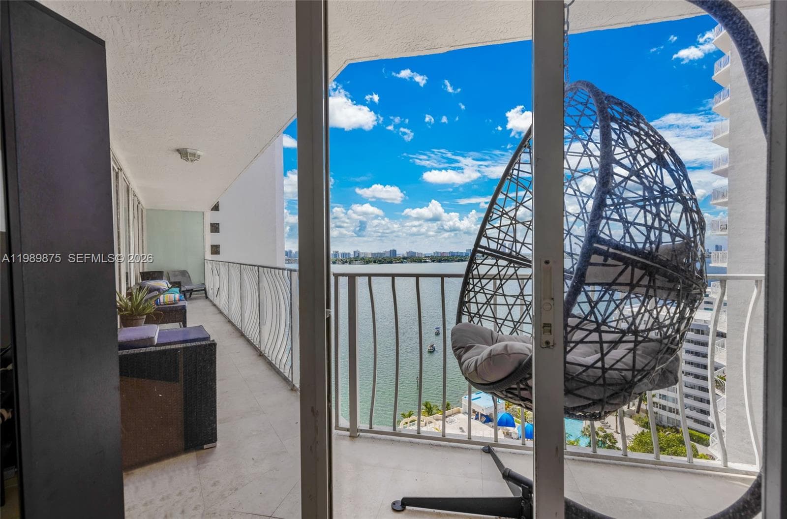 7601 E Treasure Dr # 1924, North Bay Village FL 33141 — 4