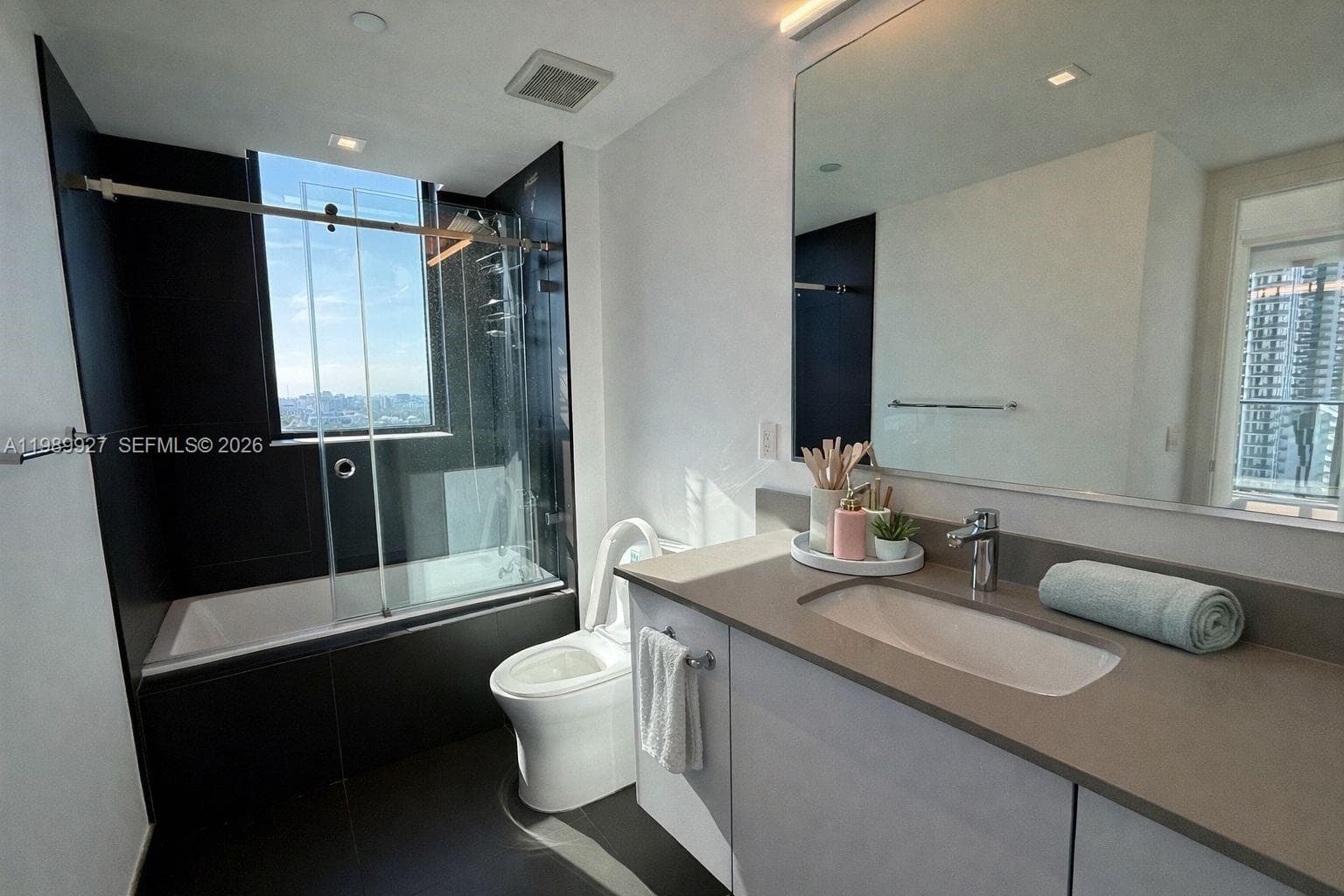 1600 NE 1st Ave # 1210, Miami FL 33132 — 10