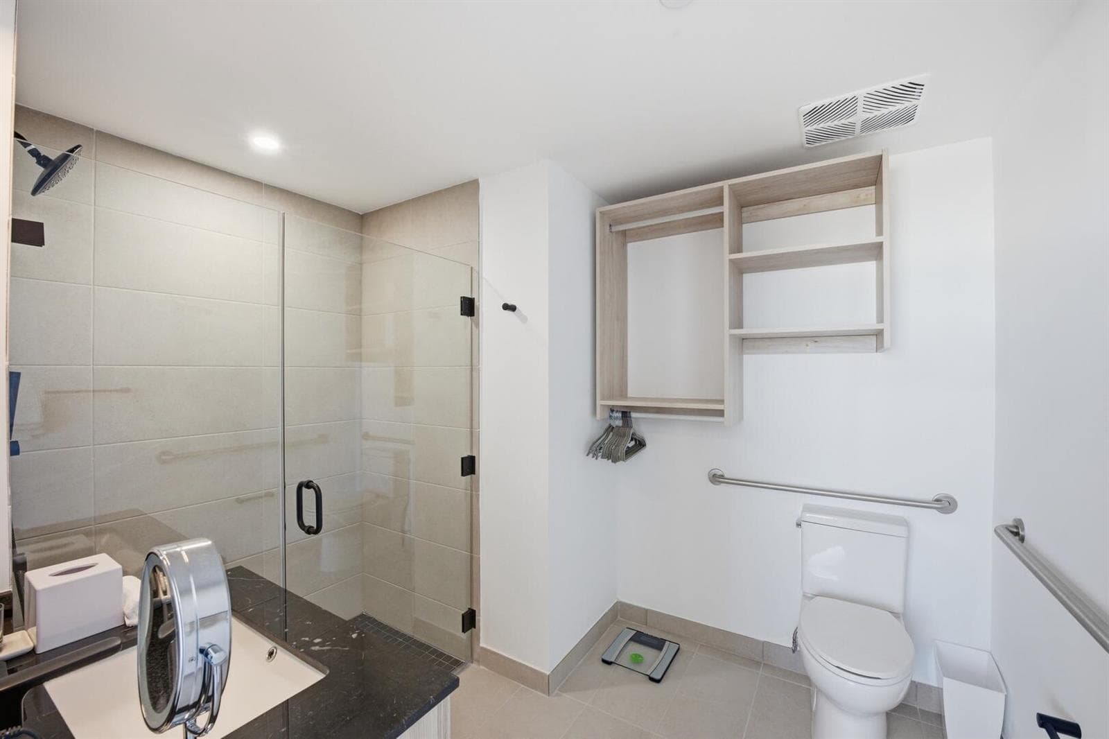 225 N Miami Avenue # 2002, Miami FL 33128 — 17