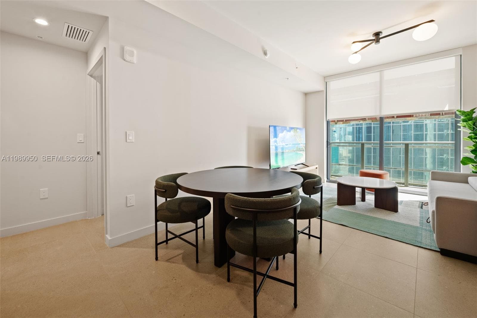 11 NE 6th St # 2605, Miami FL 33132 — 6