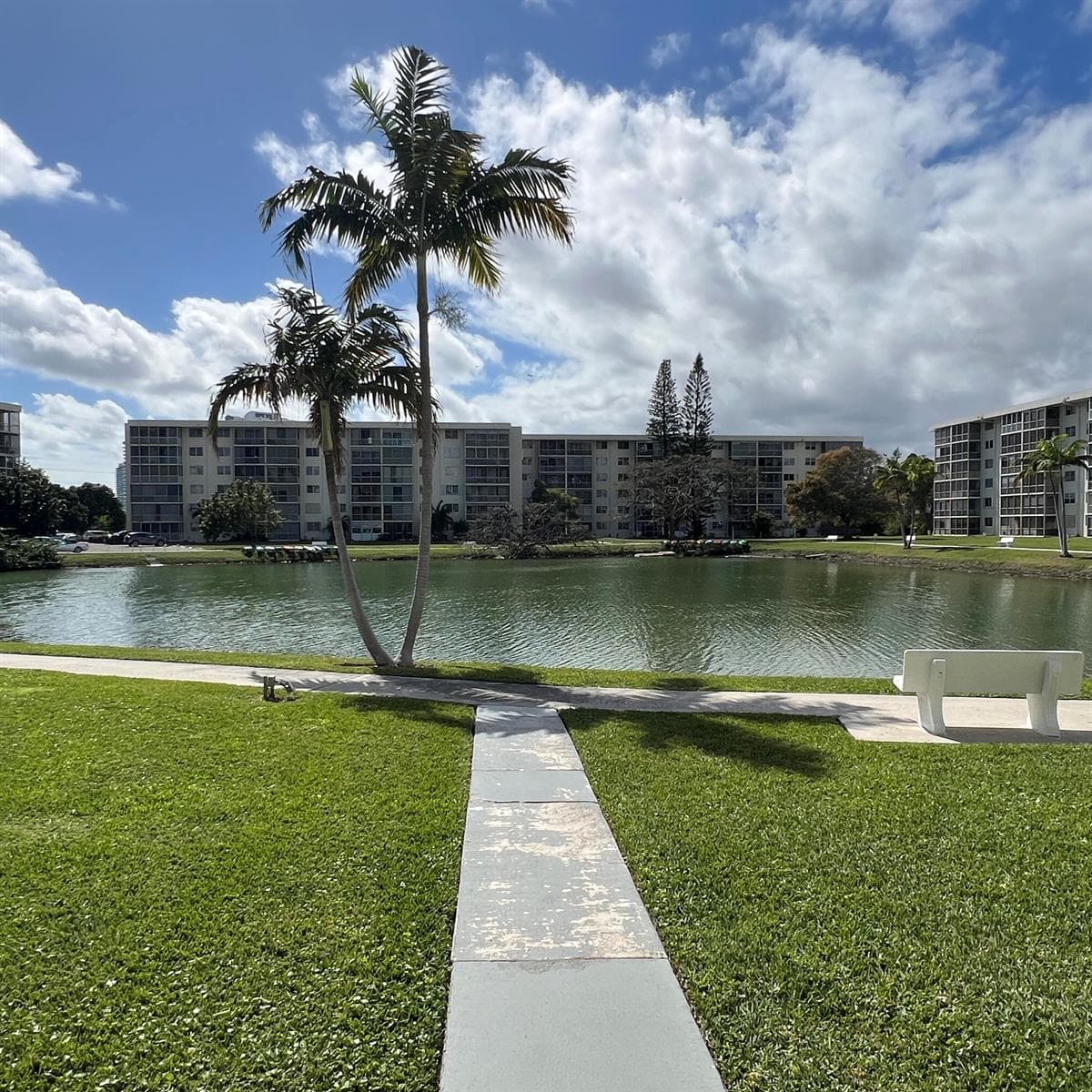 2855 Leonard Drive # H506, Aventura FL 33160 — 28
