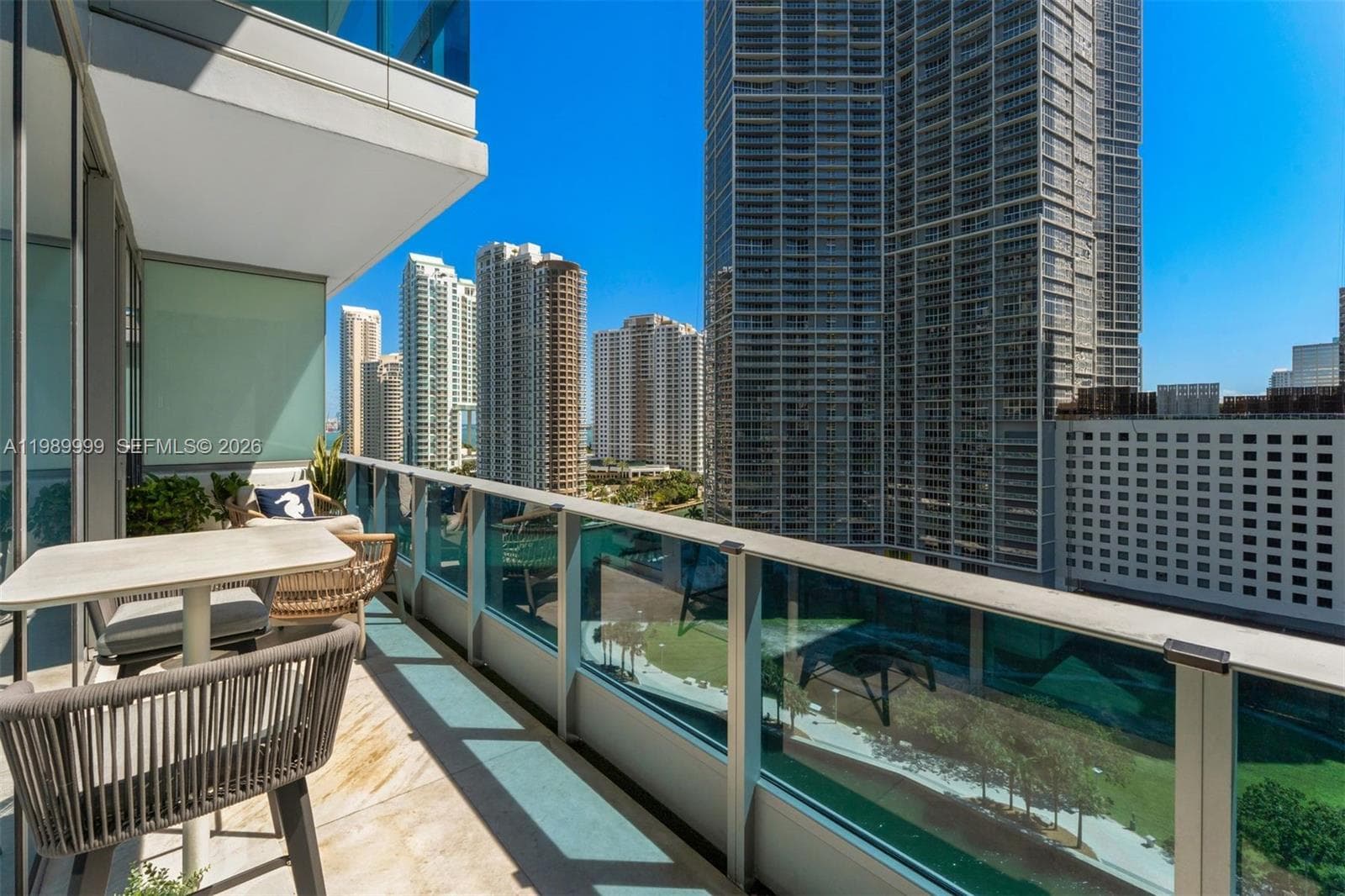 200 Biscayne Boulevard Way # 1406, Miami FL 33131 — 33