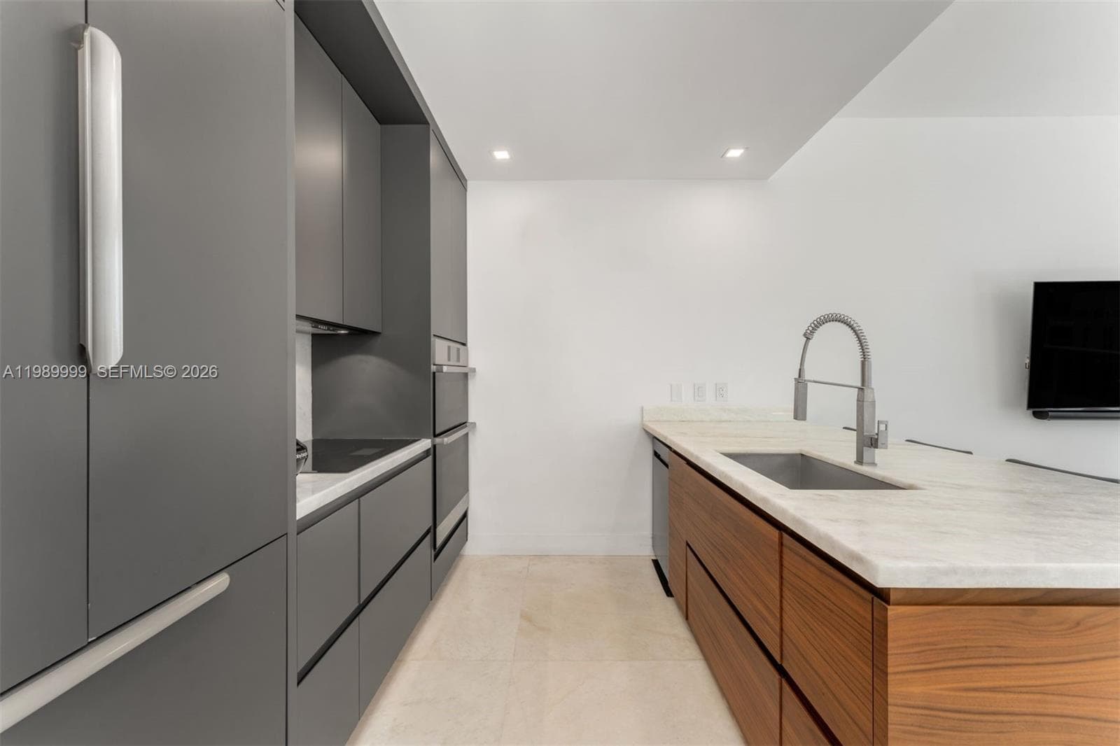 200 Biscayne Boulevard Way # 1406, Miami FL 33131 — 15