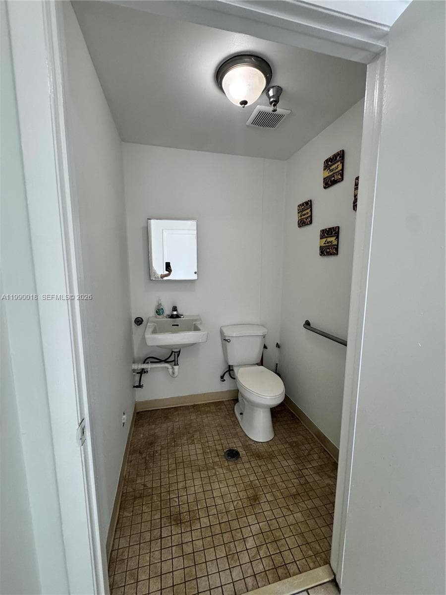 2458 NW 94th Ave, Doral FL 33172 — 4