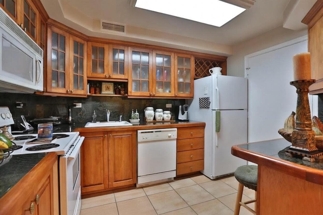 8101 SW 72nd Avenue # 118w, Miami FL 33143 — 2