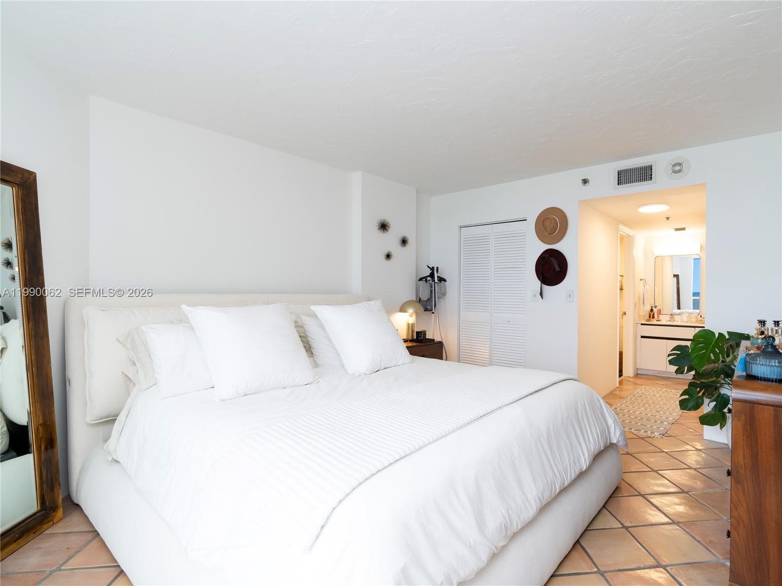 6767 Collins Ave # 1704, Miami Beach FL 33141 — 15