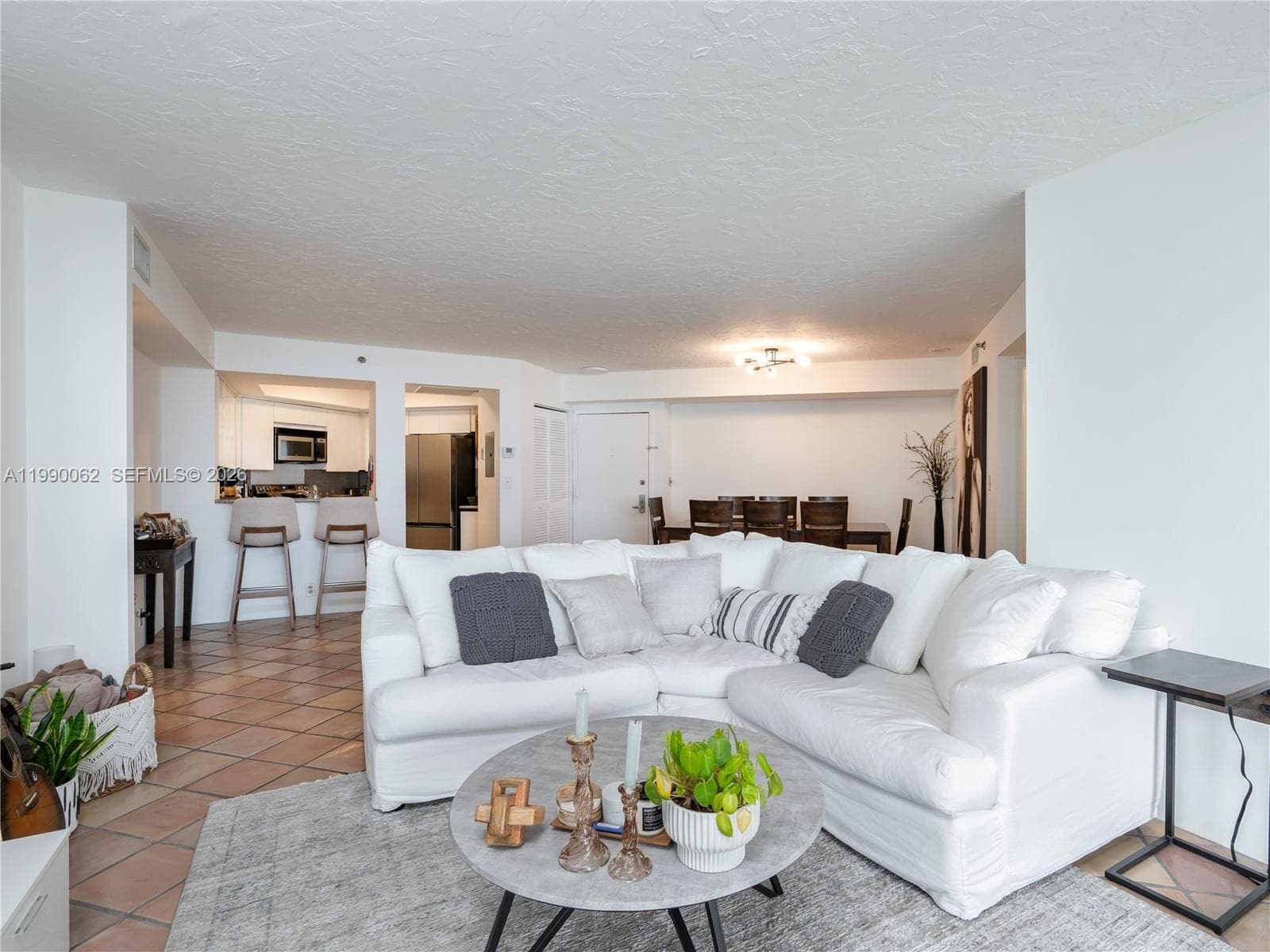 6767 Collins Ave # 1704, Miami Beach FL 33141 — 8