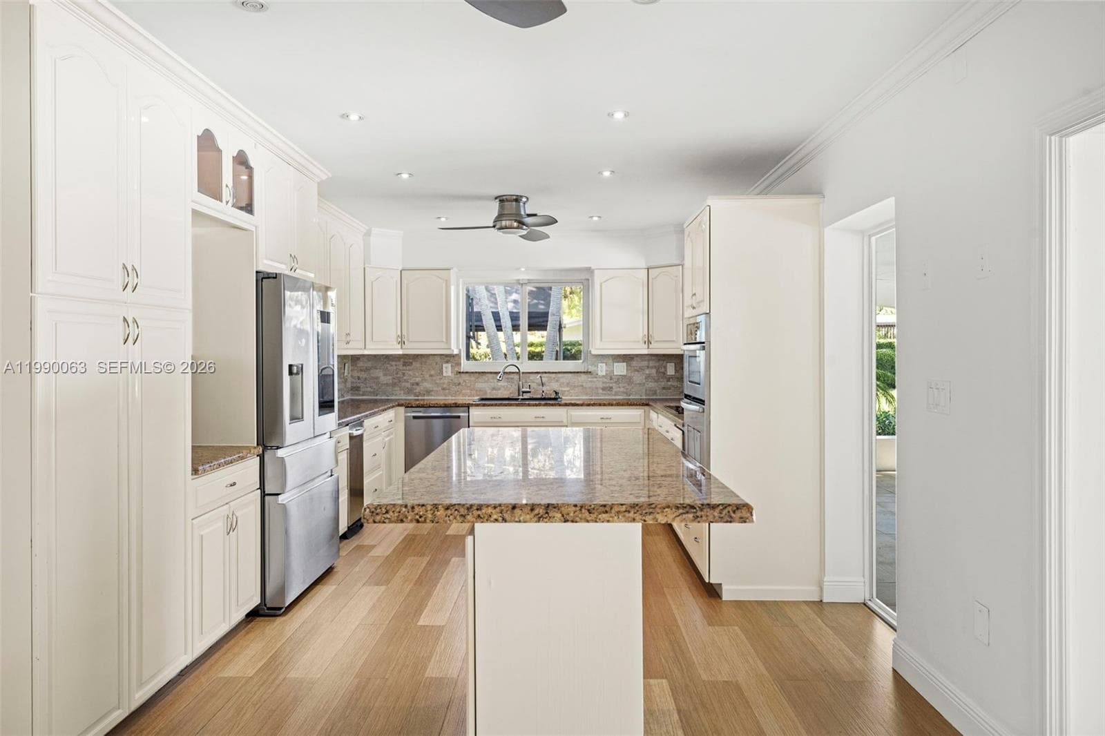 6601 Chapman Field Dr, Pinecrest FL 33156 — 11