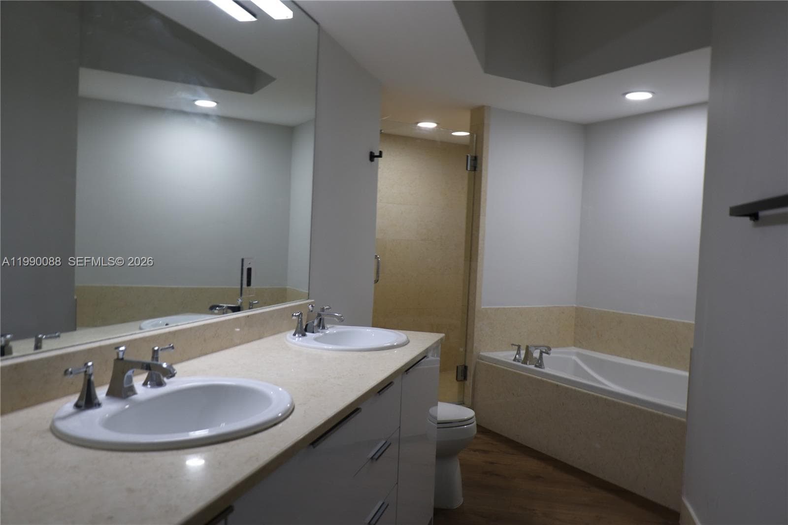 20000 E Country Club Dr # 1016, Aventura FL 33180 — 23