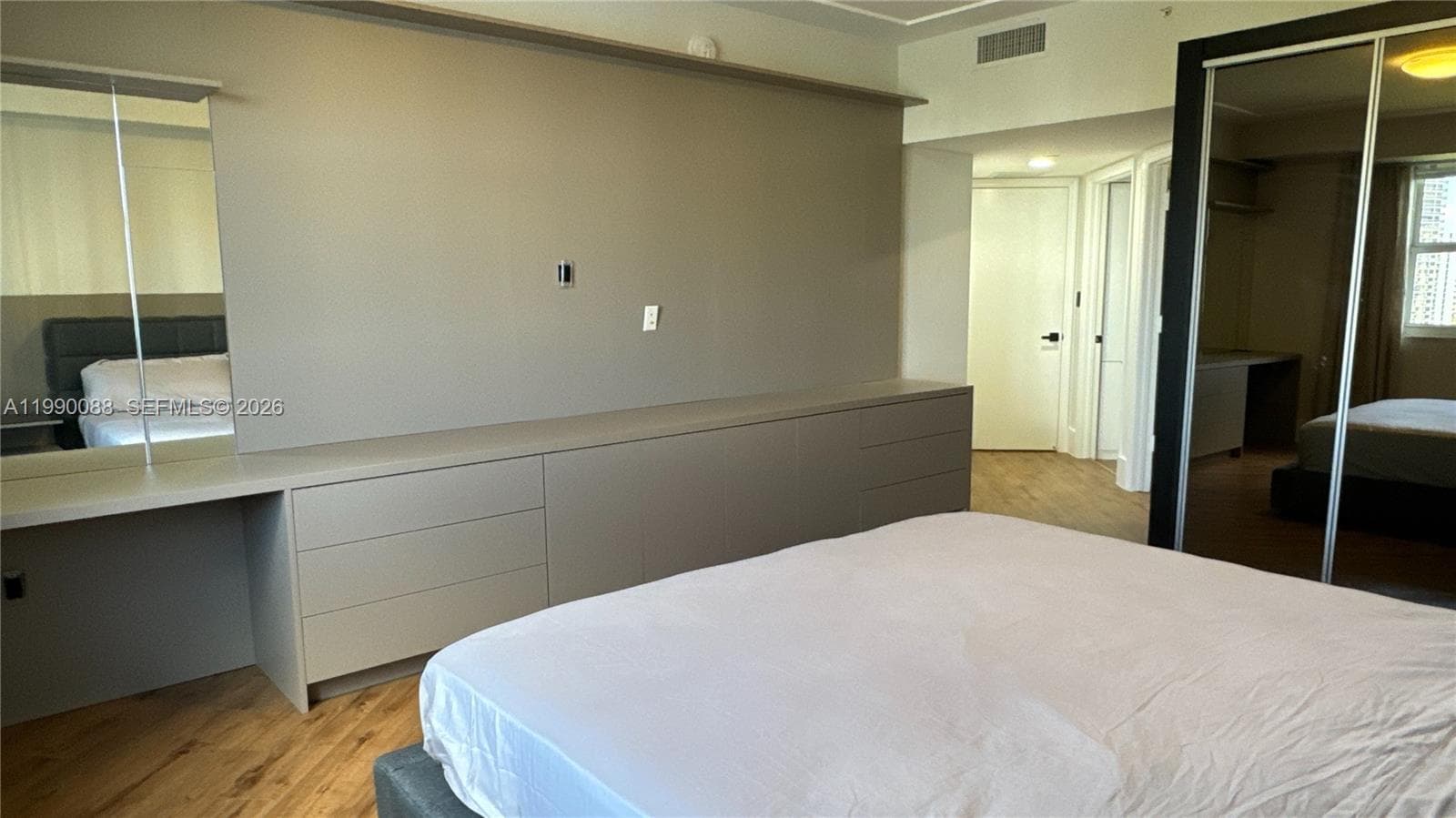 20000 E Country Club Dr # 1016, Aventura FL 33180 — 17