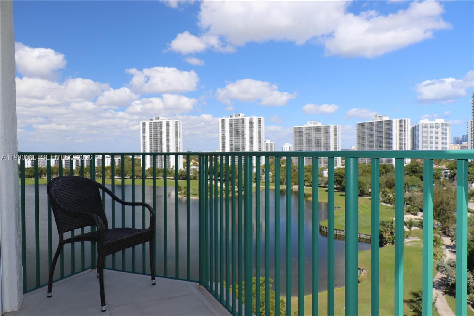 20000 E Country Club Dr # 1016, Aventura FL 33180 — 32