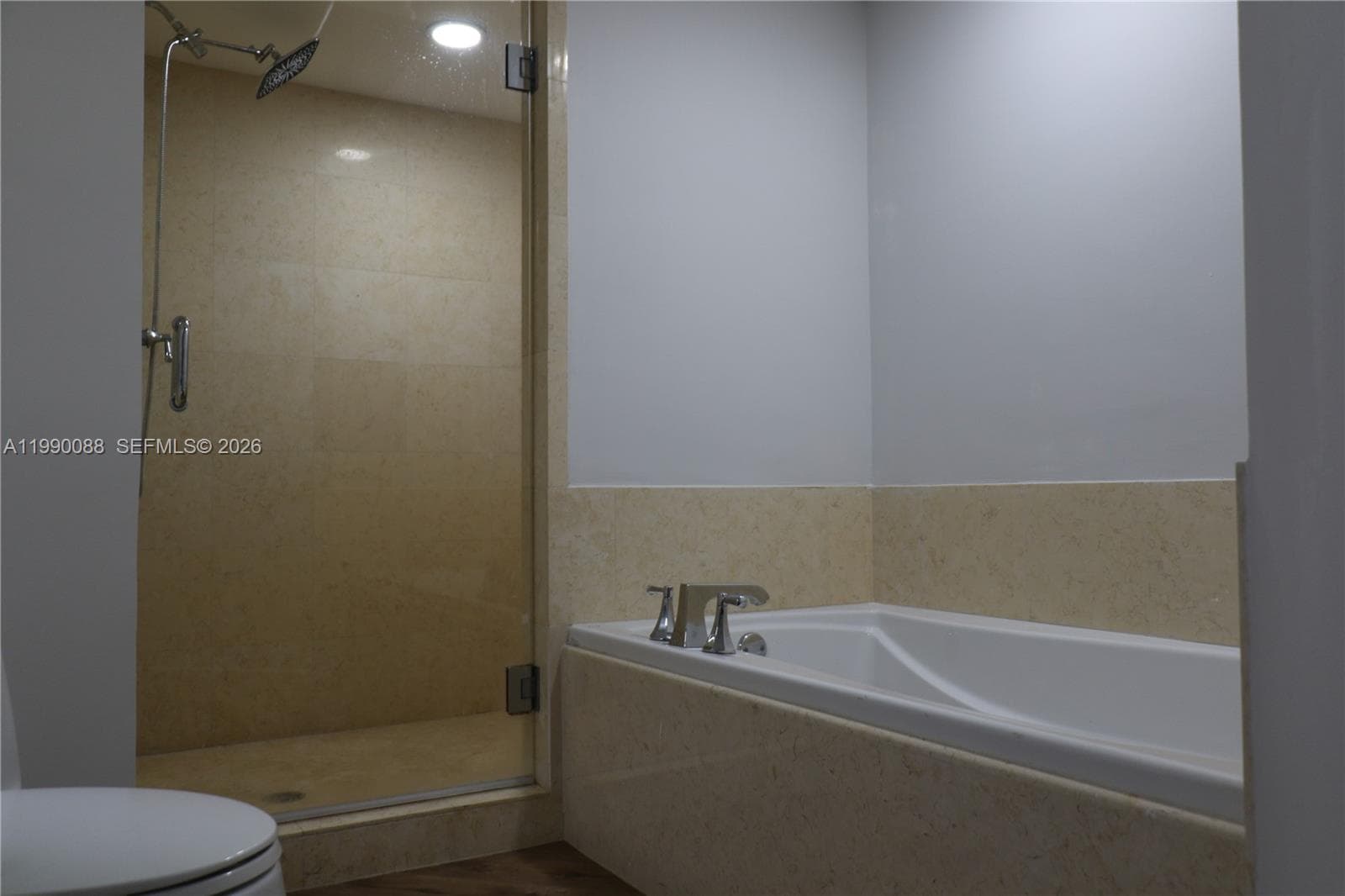 20000 E Country Club Dr # 1016, Aventura FL 33180 — 24