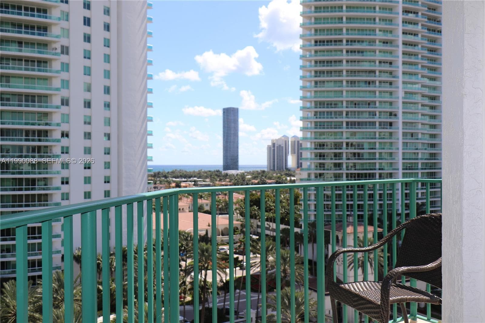 20000 E Country Club Dr # 1016, Aventura FL 33180 — 34