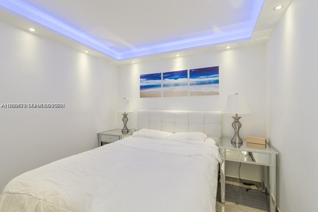 401 Ocean Dr # 1124, Miami Beach FL 33139 — 3