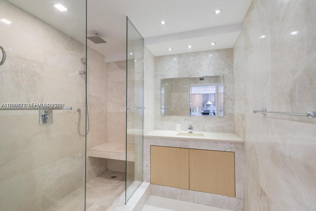 401 Ocean Dr # 1124, Miami Beach FL 33139 — 4