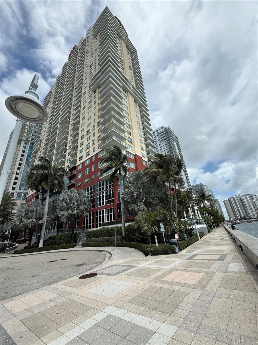 1155 Brickell Bay Dr # 1206, Miami FL 33131 — 2