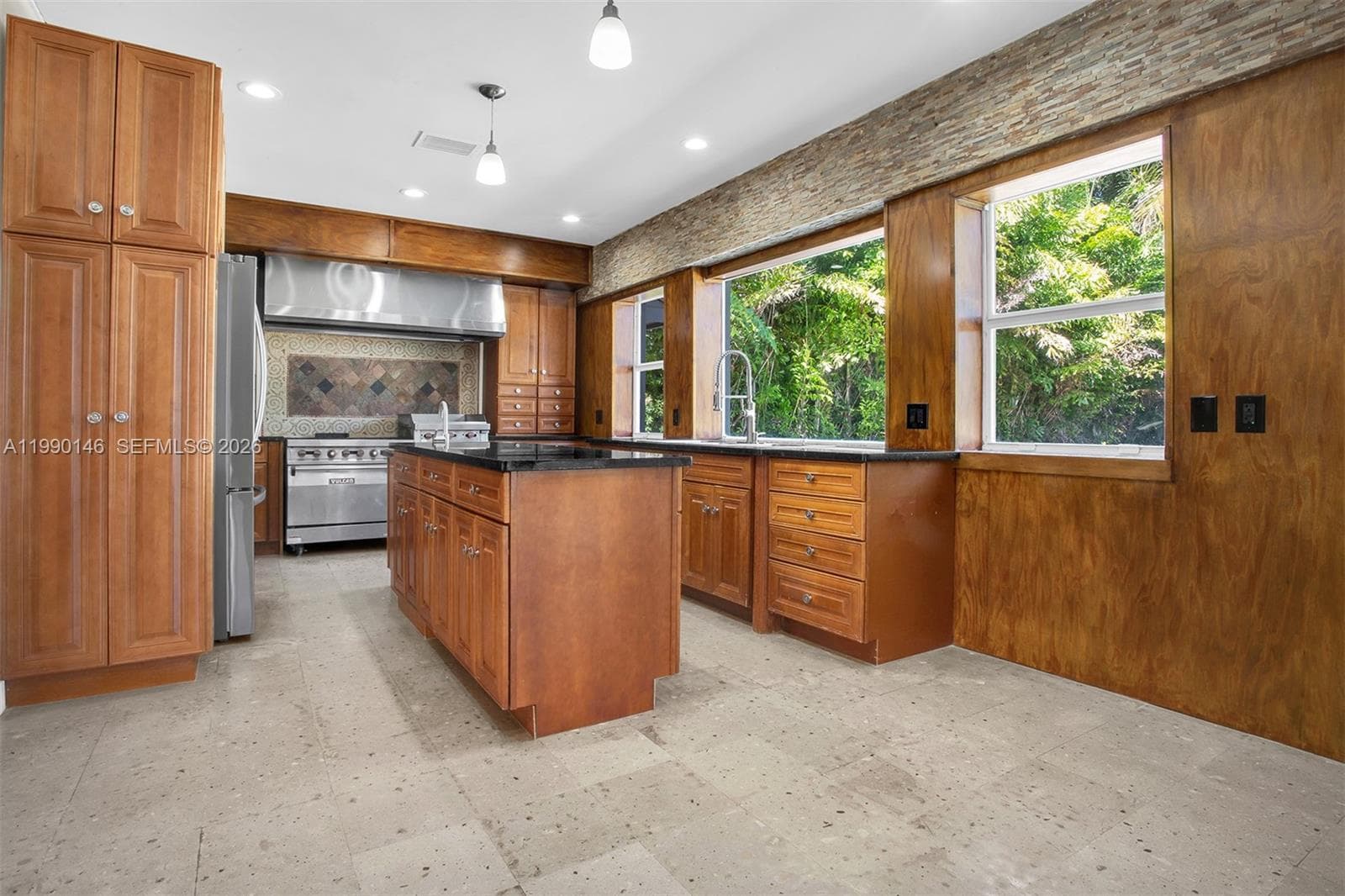 545 S Shore Dr, Miami Beach FL 33141 — 36