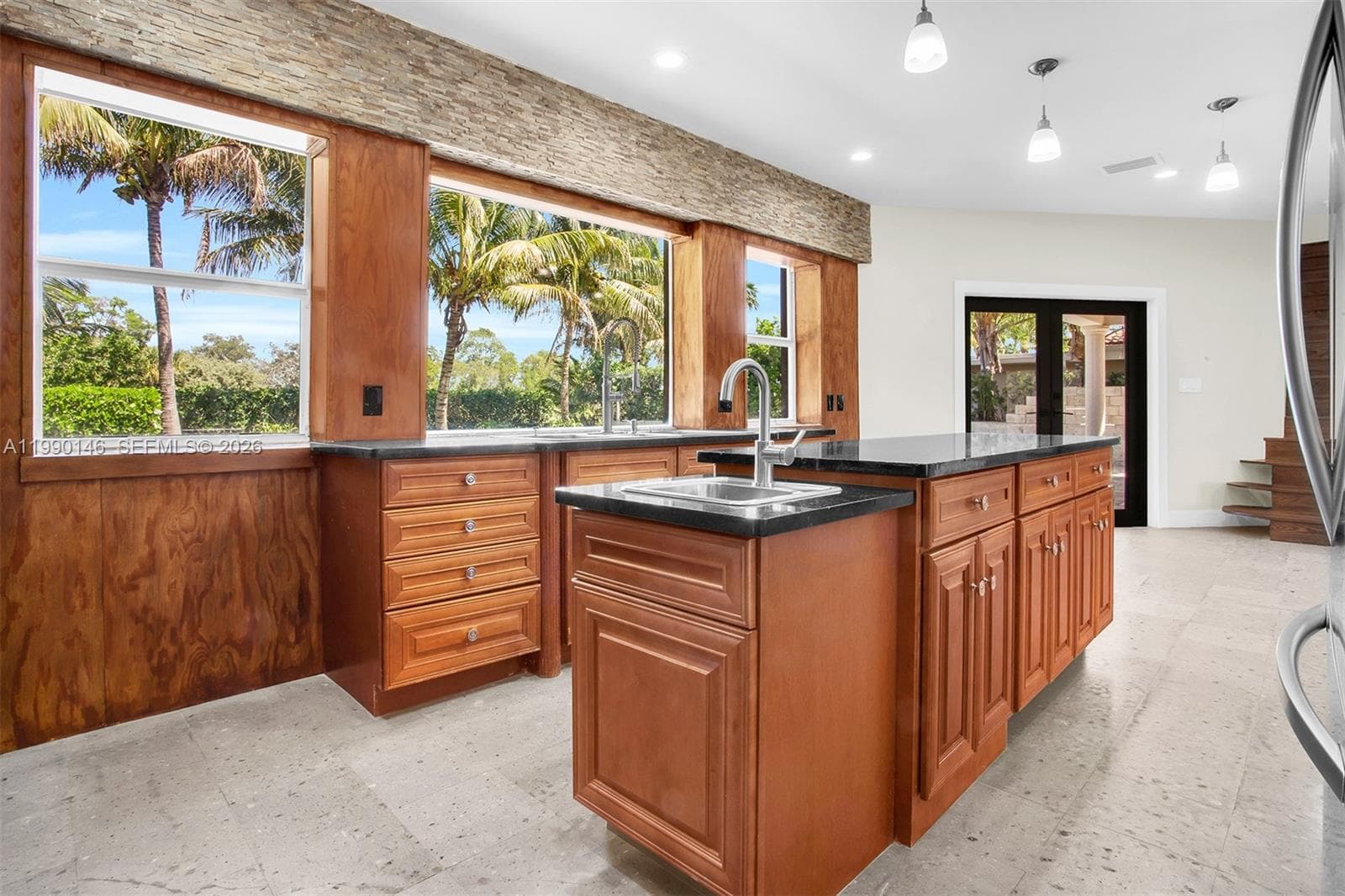545 S Shore Dr, Miami Beach FL 33141 — 41