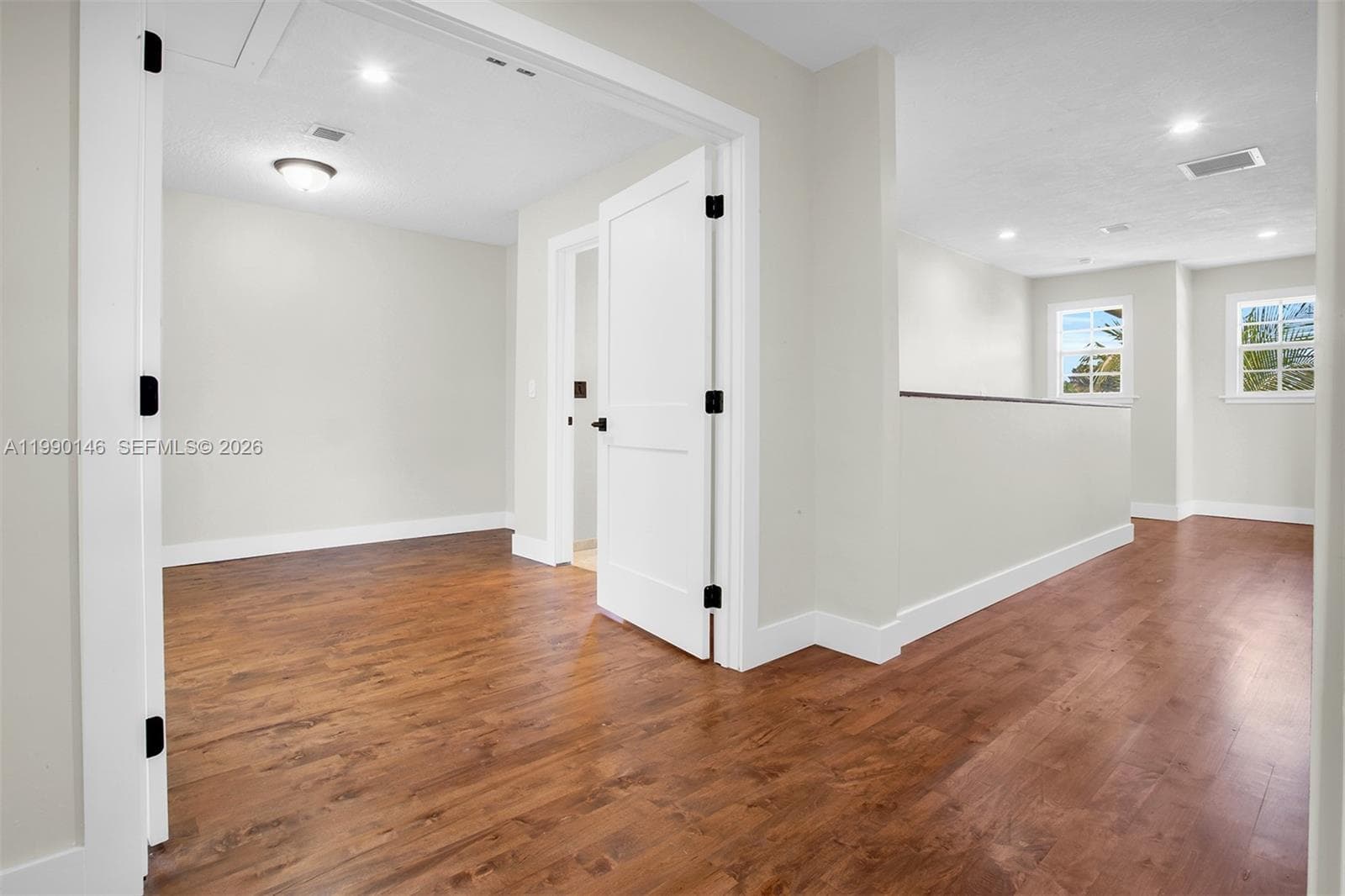 545 S Shore Dr, Miami Beach FL 33141 — 54