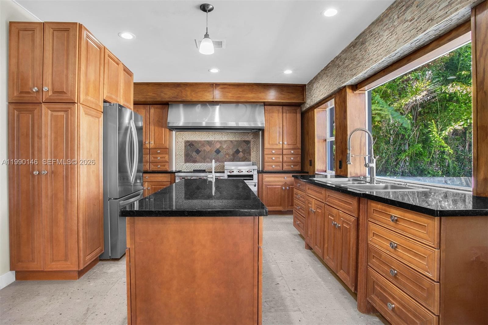 545 S Shore Dr, Miami Beach FL 33141 — 39